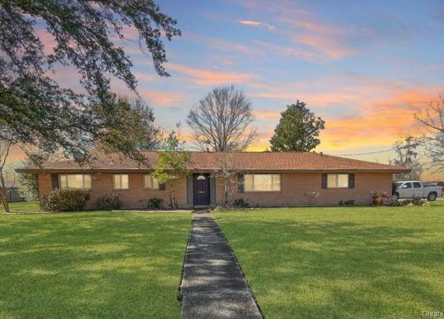 Property at 203 Audalia Avenue Avenue, Sulphur, LA 70663, 4 beds, 3 baths