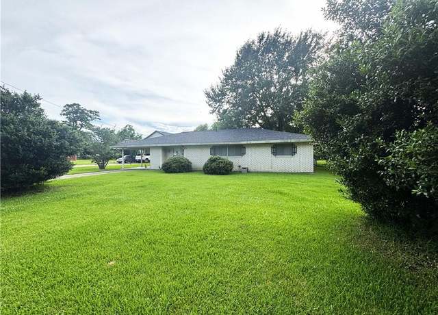 Property at 1909 Linda Drive Drive, Westlake, LA 70669, 3 beds, 2.5 baths