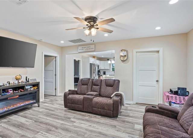 Property at 1117 Shasta Drive Drive, Sulphur, LA 70663, 3 beds, 1 bath