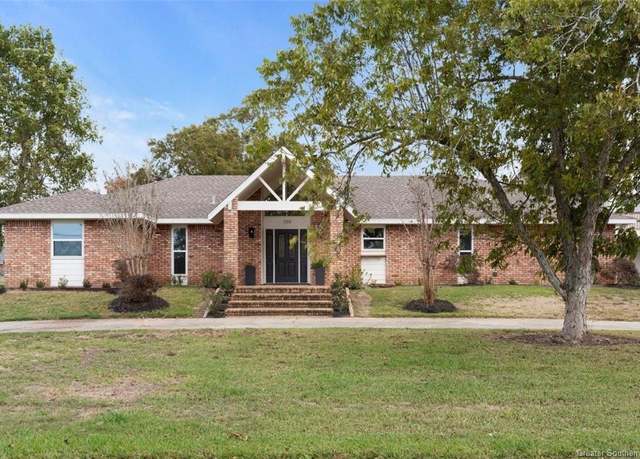 Property at 7119 Boisclair Drive Drive, Lake Charles, LA 70605, 3 beds, 2.5 baths