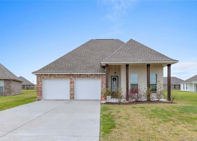 Property at 154 Sugarcane Boulevard Boulevard E, Iowa, LA 70647, 3 beds, 2 baths