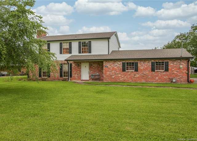 Property at 1024 Guatemala Street Street, Lake Charles, LA 70605, 4 beds, 2.5 baths