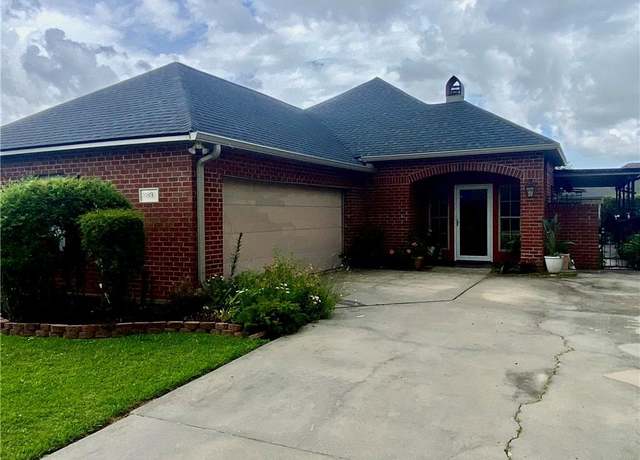 Property at 2831 S Locke Point Drive Drive, Lake Charles, LA 70605, 3 beds, 2 baths