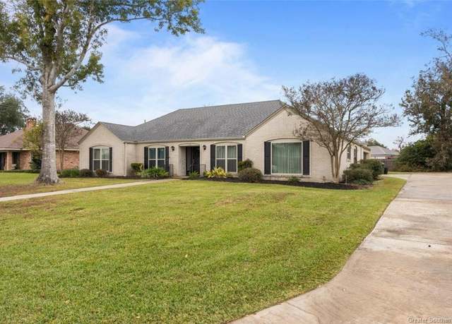 Property at 1258 S Bayouwood Drive Drive, Lake Charles, LA 70605, 4 beds, 2.5 baths