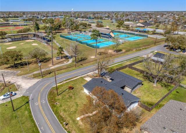 Property at 2917 Weil Drive Drive, Sulphur, LA 70663, 3 beds, 2 baths