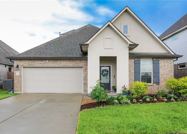 Property at 3250 Lake Crest Drive Drive, Lake Charles, LA 70607, 4 beds, 3 baths