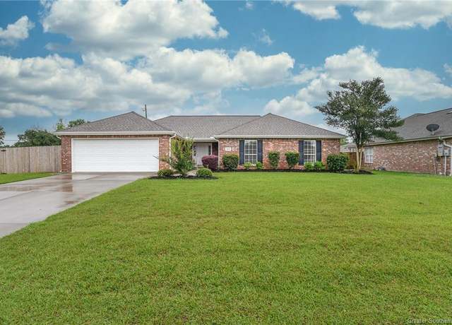 Property at 209 Vanessa Avenue Avenue, Lake Charles, LA 70605, 3 beds, 2 baths