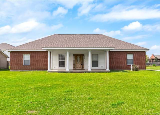 Property at 5020 S Prien Lake Road Road, Lake Charles, LA 70605, 4 beds, 2 baths