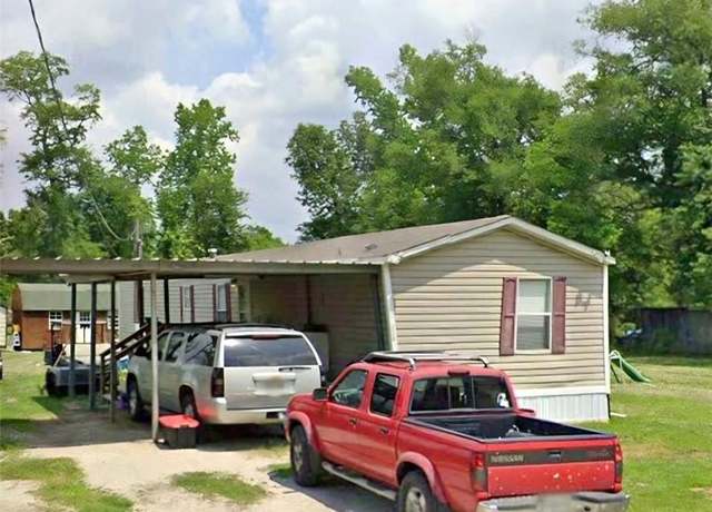 Property at 114 Edgewood Street Street, Dequincy, LA 70633, 3 beds, 2 baths