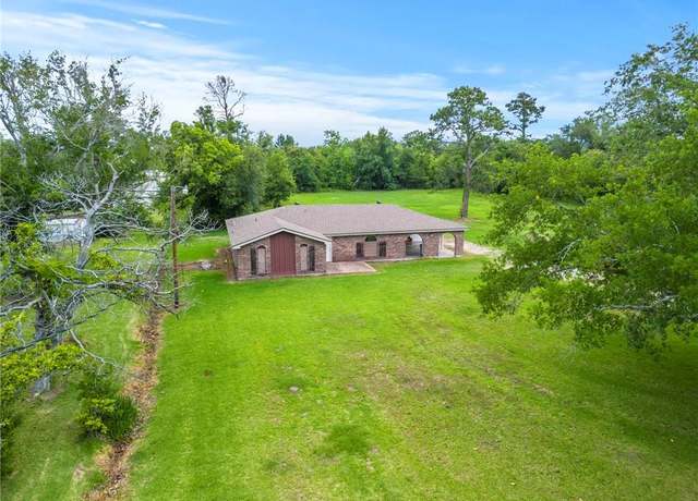 Property at 2342 W Lincoln Road Road, Lake Charles, LA 70605, 3 beds, 2 baths