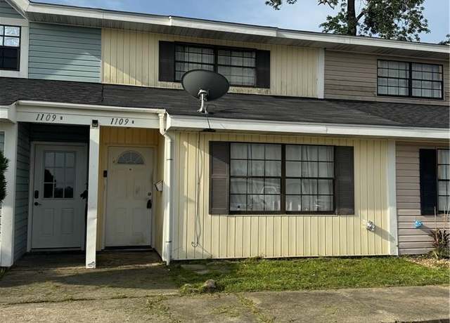Property at 1109 Deesport Street Street Unit B, Lake Charles, LA 70601, 2 beds, 1.5 baths