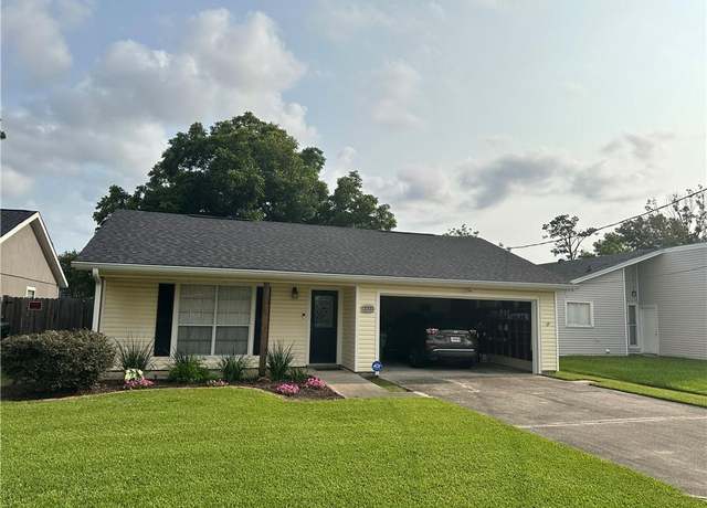Property at 1504 Jennifer Street Street, Lake Charles, LA 70605, 3 beds, 2 baths