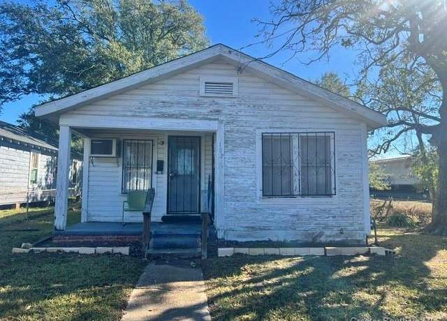 Property at 102 N Prater Street Street, Lake Charles, LA 70601, 2 beds, 1 bath
