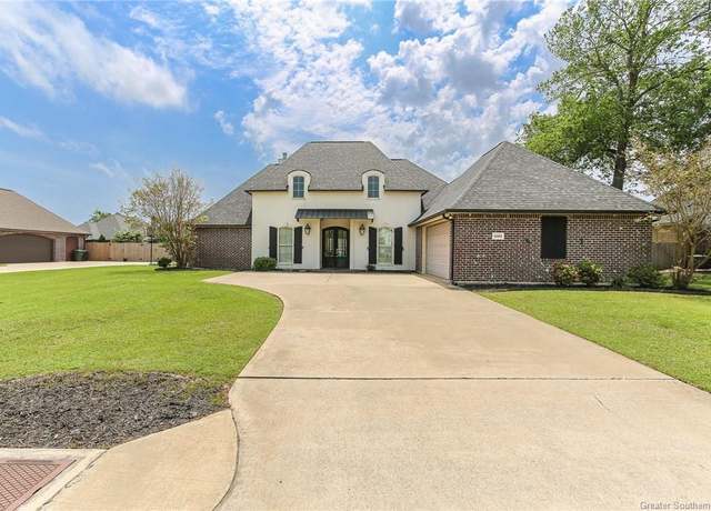 Property at 1023 N Worthington Drive Drive, Lake Charles, LA 70605, 4 beds, 3 baths