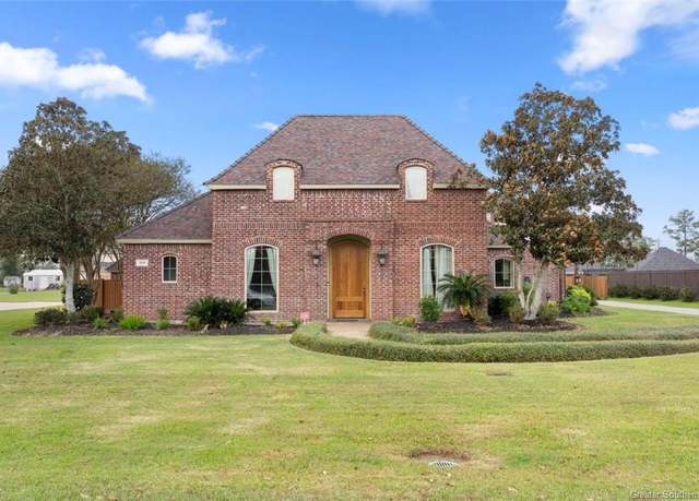 Property at 218 Zinfandel Lane Lane, Lake Charles, LA 70611, 5 beds, 4 baths