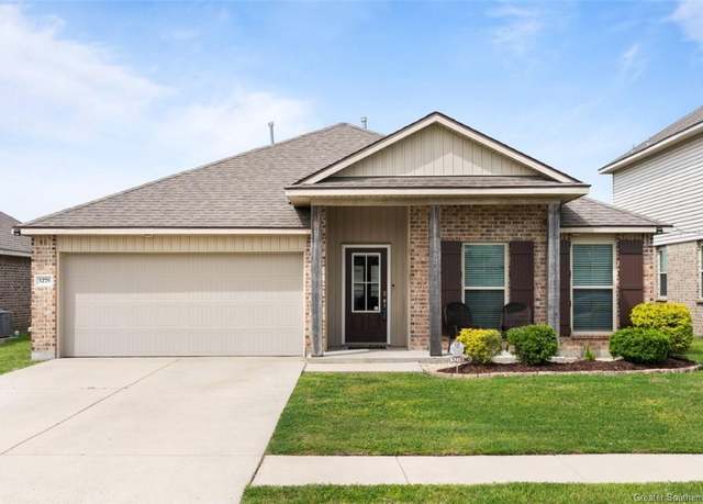Property at 3278 E Blue Heron Drive Drive, Lake Charles, LA 70615, 4 beds, 2 baths