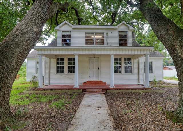 Property at 217 Pine Street Street, Sulphur, LA 70663, 3 beds, 2 baths