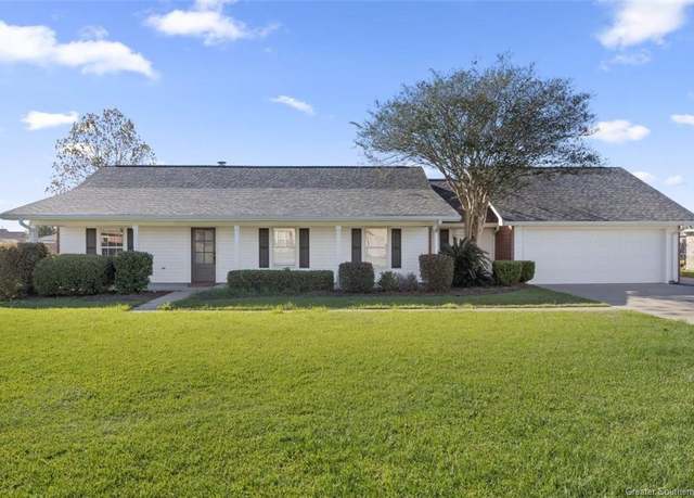 Property at 5734 Fir Street Street, Lake Charles, LA 70605, 3 beds, 2 baths
