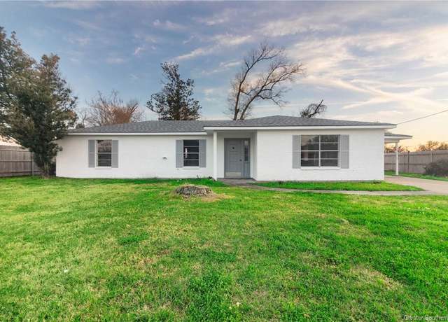 Property at 307 W Sale Road Road, Lake Charles, LA 70605, 3 beds, 1 bath