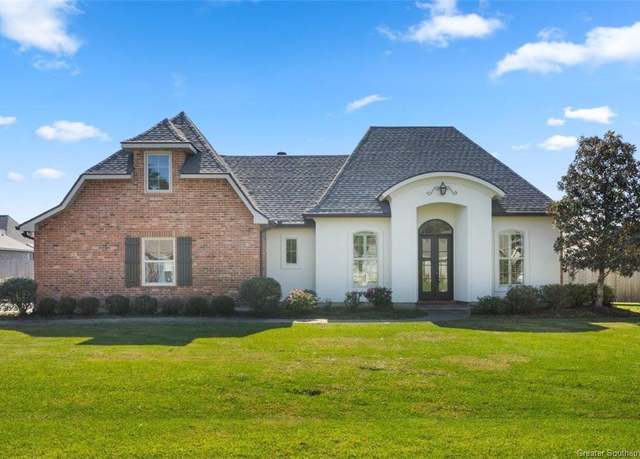 Property at 2685 Tioga Drive Drive, Lake Charles, LA 70611, 5 beds, 3 baths