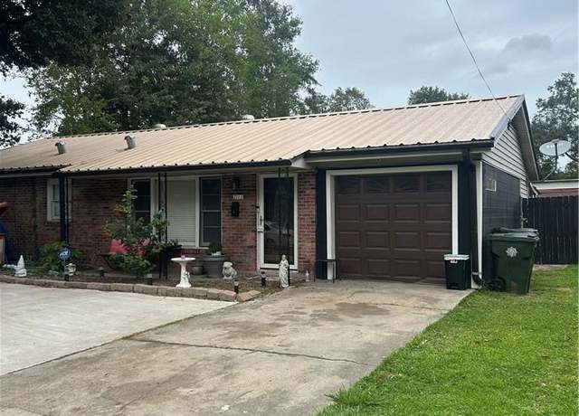 Property at 2113 13th Street Street, Lake Charles, LA 70601, 3 beds, 2 baths
