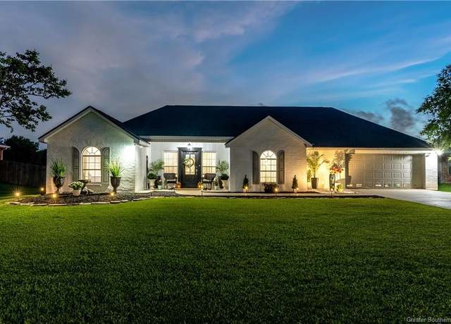 Property at 7269 W Savannah Lane Lane, Lake Charles, LA 70605, 3 beds, 2 baths