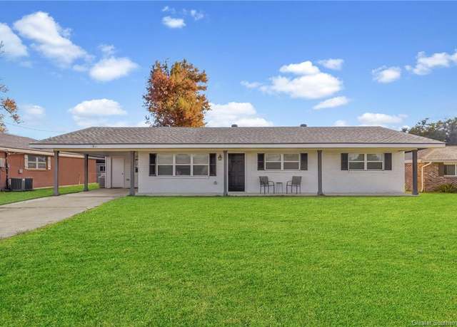 Property at 4335 Oaklawn Street Street, Lake Charles, LA 70605, 3 beds, 2 baths