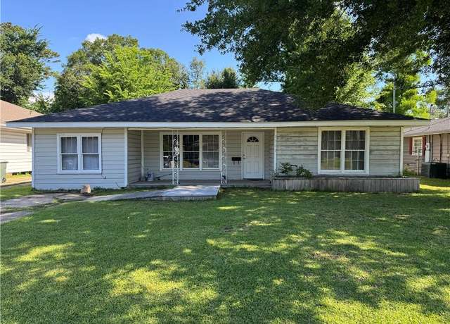 Property at 1717 11th Street Street, Lake Charles, LA 70601, 3 beds