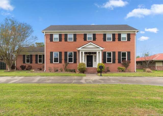 Property at 3810 Lake Street Street, Lake Charles, LA 70605, 4 beds, 5 baths