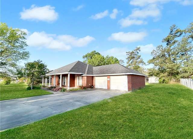 Property at 1711 Charlotte Drive Drive, Deridder, LA 70634, 4 beds, 2 baths