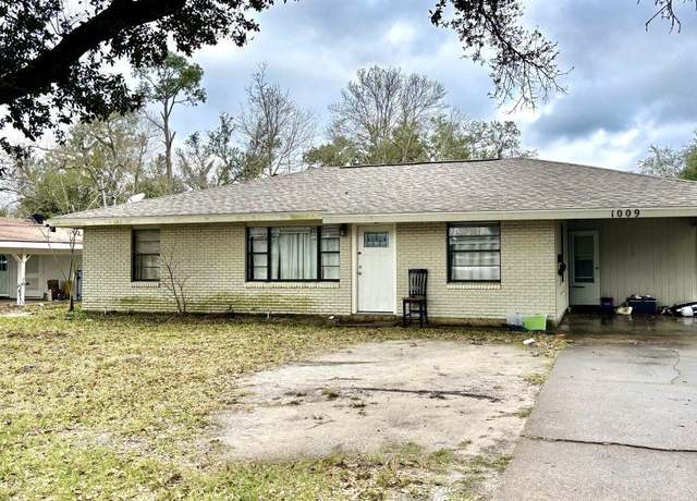 Property at 1009 Cherryhill Street Street, Lake Charles, LA 70607, 3 beds, 2 baths
