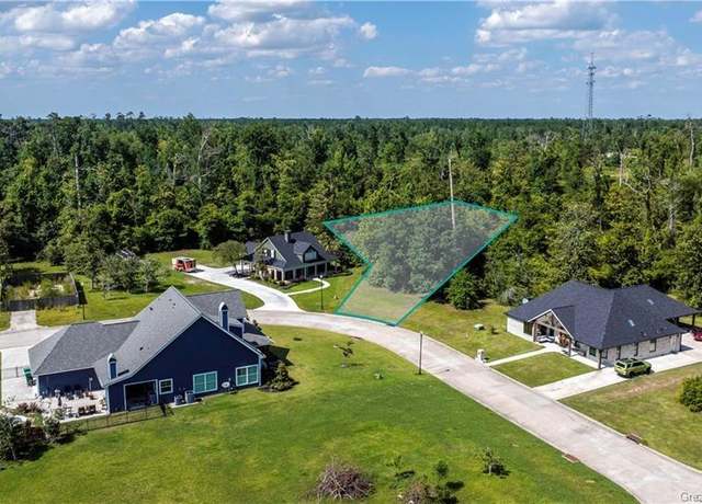 Property at 4 Camelia Court Court, Lake Charles, LA 70611