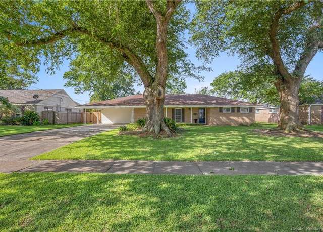 Property at 1111 Jefferson Drive Drive, Lake Charles, LA 70605, 3 beds, 2 baths