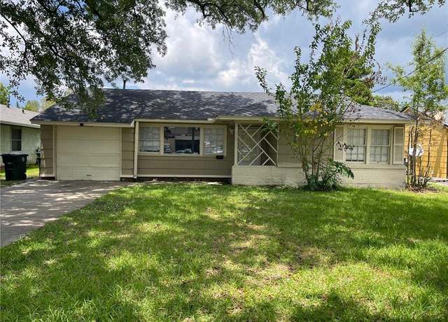 Property at 1609 18th Street Street, Lake Charles, LA 70601, 3 beds, 1 bath