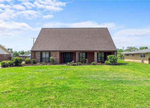 Property at 3710 Pin Oak Court Court, Lake Charles, LA 70605, 3 beds, 2.5 baths