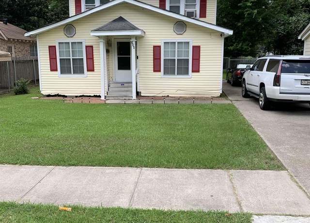 Property at 304 S College Ave, Monroe, LA 71203, 4 beds, 2 baths