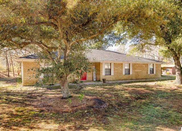 Property at 6286 Highway 559, Columbia, LA 71418, 3 beds, 2 baths