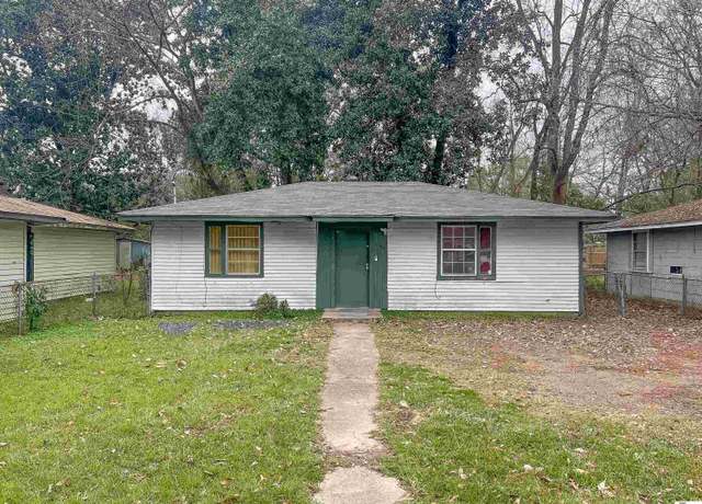 Property at 1104 S 7th St, Monroe, LA 71202, 2 beds