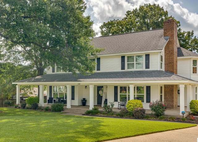 Property at 126 Choctaw Dr, West Monroe, LA 71291, 4 beds, 2.5 baths