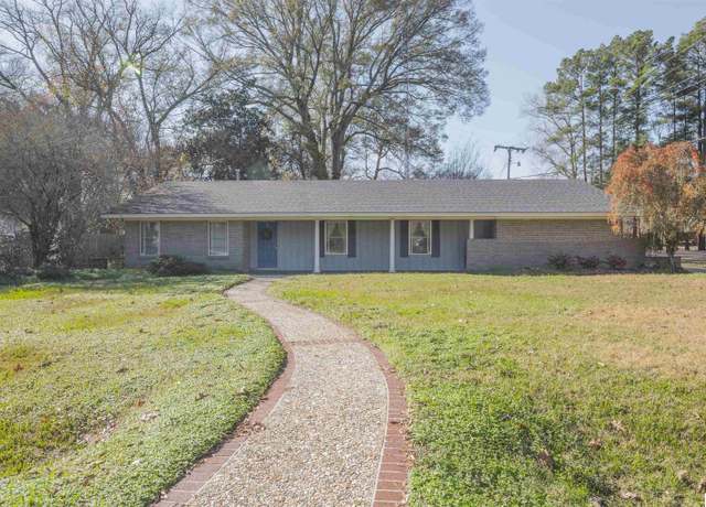 Property at 100 Curve Dr, Monroe, LA 71203, 2 beds, 2 baths