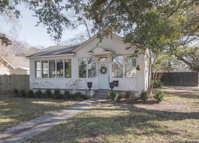 Property at 1300 Park Ave, Monroe, LA 71201, 3 beds, 2 baths