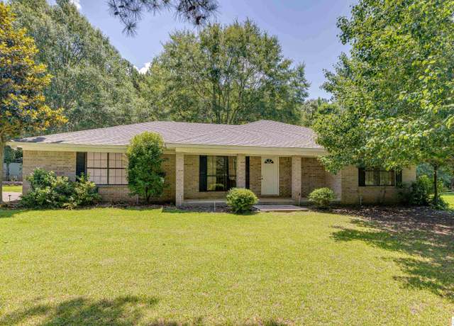 Property at 5509 Arrowhead Dr, Bastrop, LA 71220, 3 beds, 2 baths