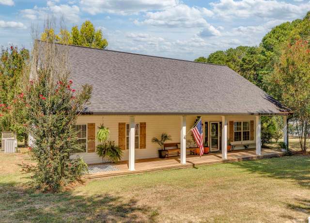 Property at 641 Russell Rd, Calhoun, LA 71225, 4 beds, 2.5 baths