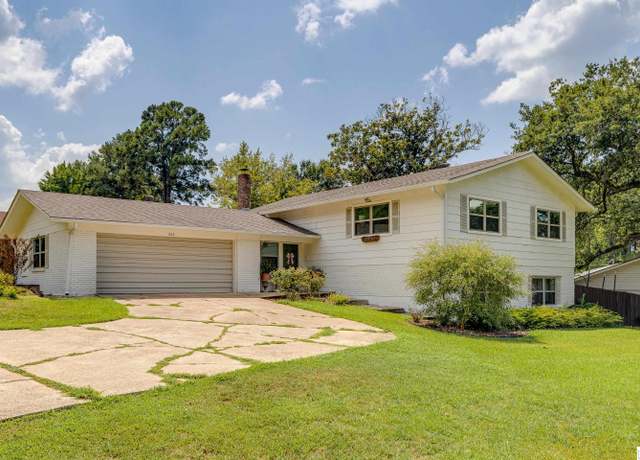 Property at 202 Alta Mira Dr, West Monroe, LA 71291, 4 beds, 3 baths
