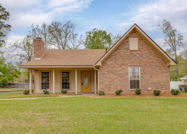 Property at 224 Briarcliff Dr, West Monroe, LA 71291, 3 beds, 2 baths