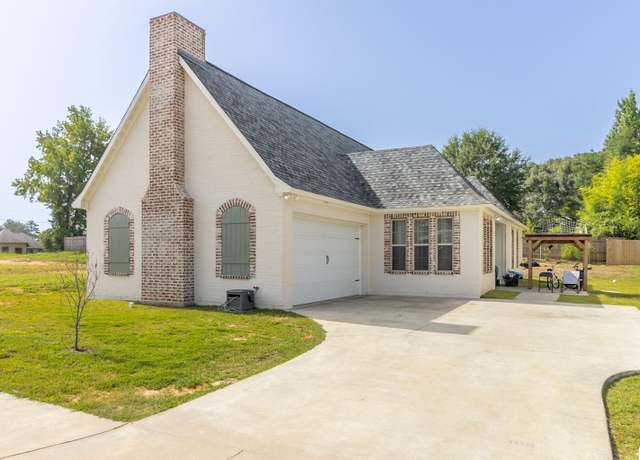 Property at 107 Searcy Ln, West Monroe, LA 71291, 3 beds, 2 baths
