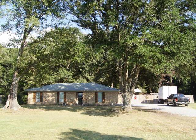 Property at 131 Tupelo Dr, Rayville, LA 71269, 3 beds, 2 baths