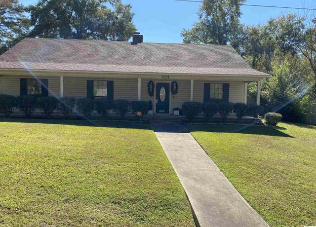 Property at 203 Sylvan Lake Dr, West Monroe, LA 71291, 3 beds, 2 baths