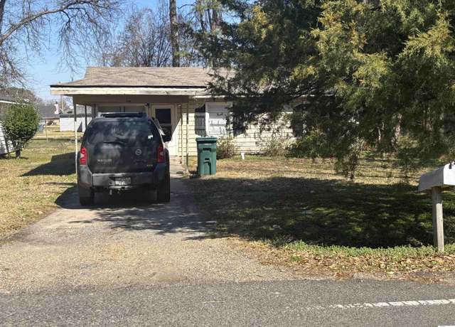 Property at 1009 S 10th St, Monroe, LA 71202, 3 beds