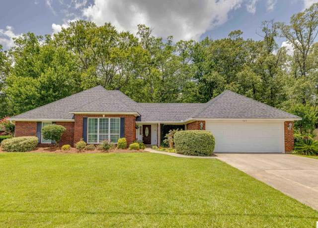 Property at 303 Brian Dr, West Monroe, LA 71291, 4 beds, 3 baths
